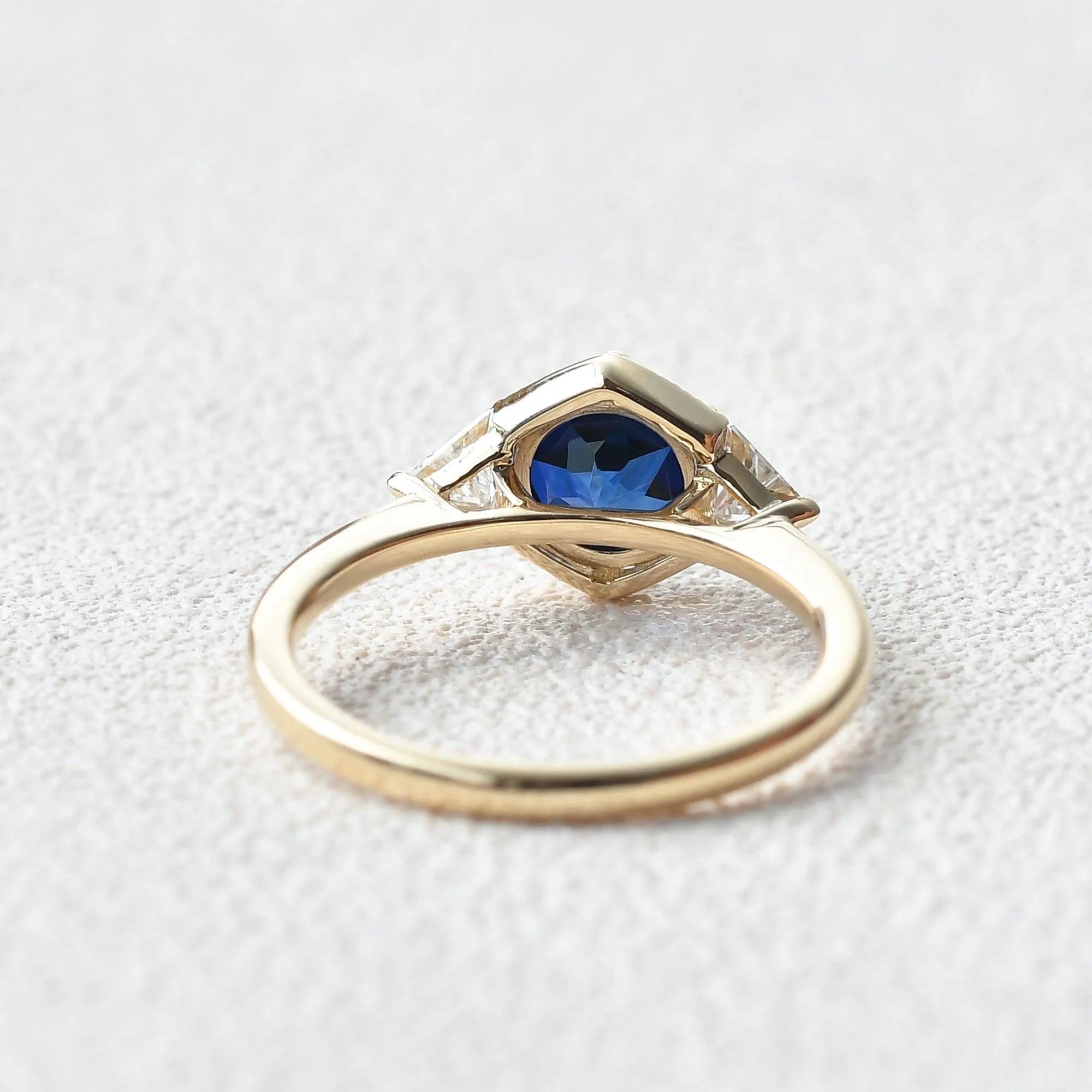 1.5ct Round Cut Sapphire Geometric Ring