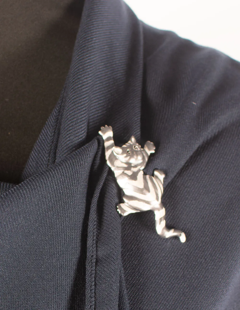 Brooch | Tabby Cat | Grey & Silver