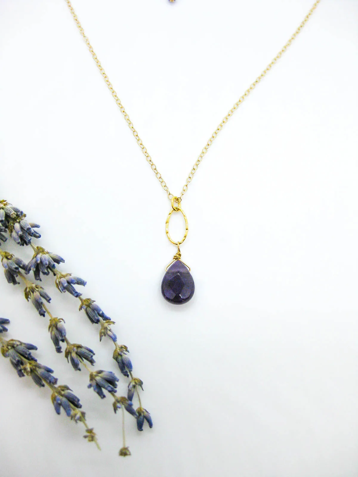 Chrysanthe: Amethyst Necklace - n501