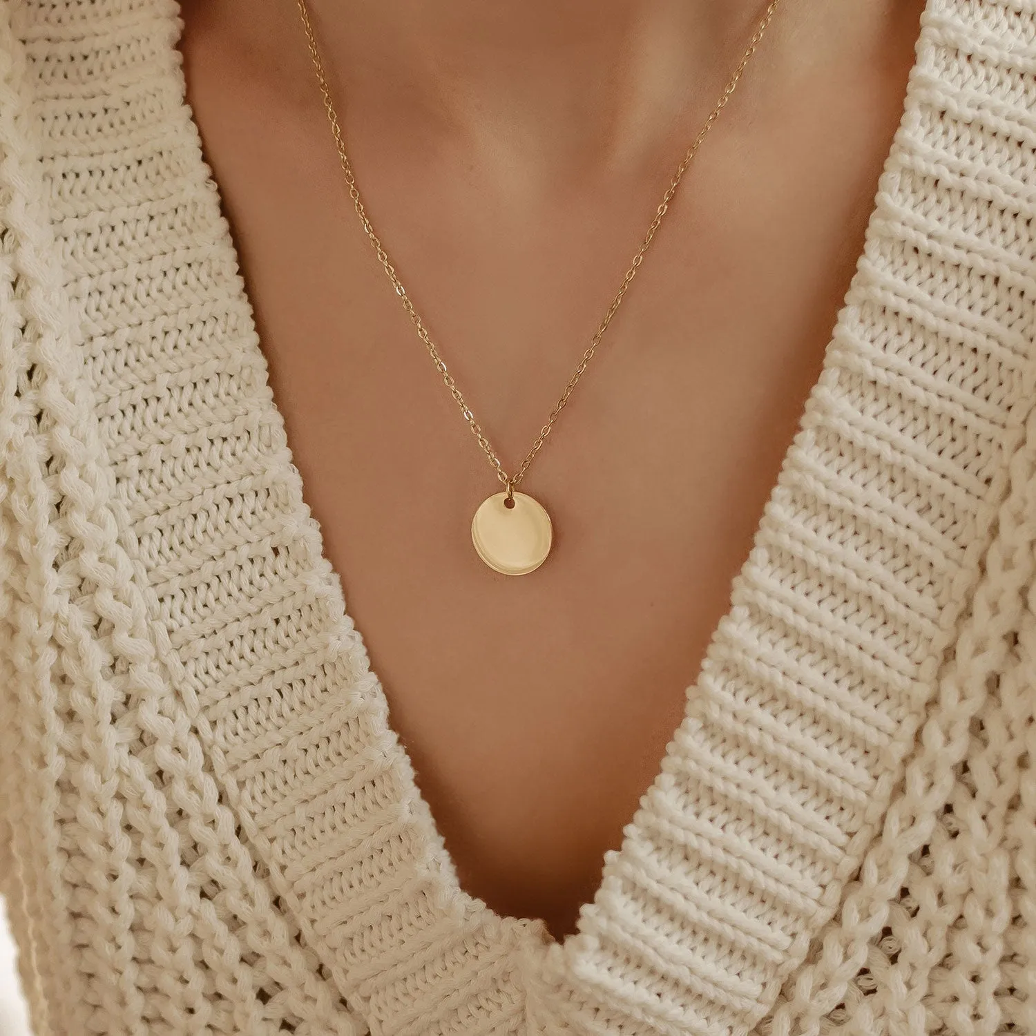 Circle Necklace Gold