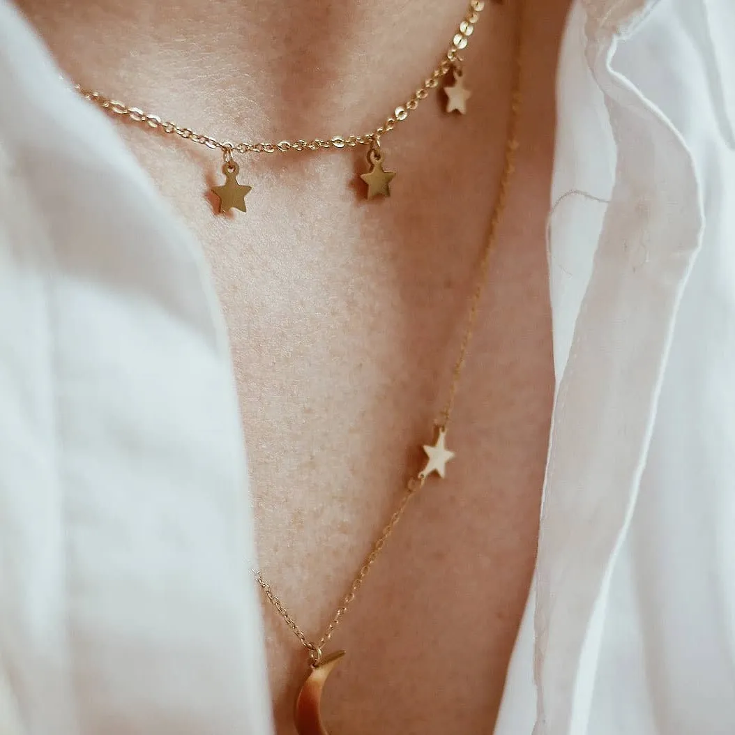 Delicate Star Necklace Gold