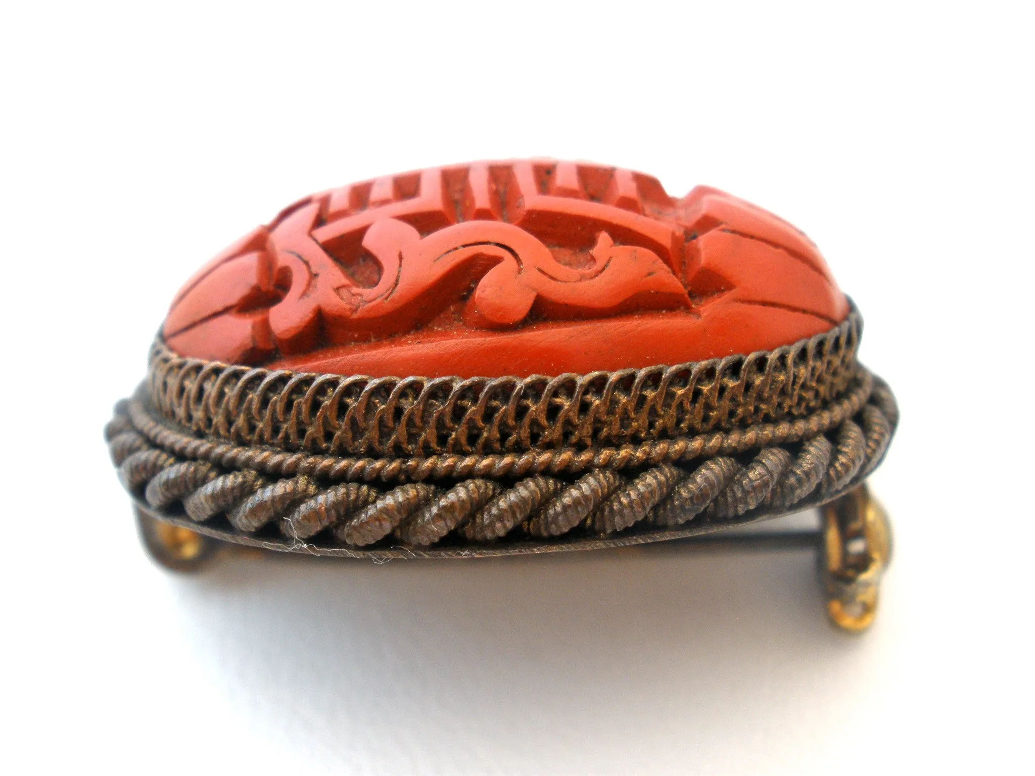 Vintage Chinese Export Cinnabar Brooch Pin